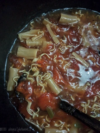 Cara Gampang Membikin Resep Seblak merah merona🌶 yang Lezat Anti Ribet, Uenak Banget