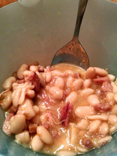 A picture of Crock pot ham and bean soup.