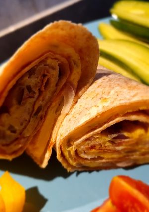 Tojásos tortilla tekercs recept fotója