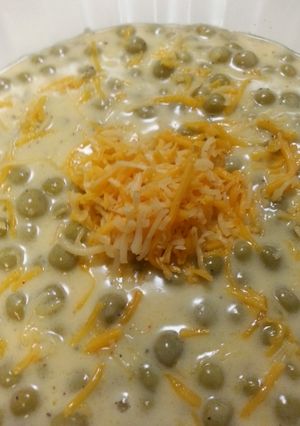 A picture of Easy cheesy peas.