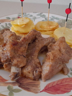 Una foto de Costillas al ajillo