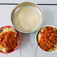 A picture of Spaghetti Bolognese.
