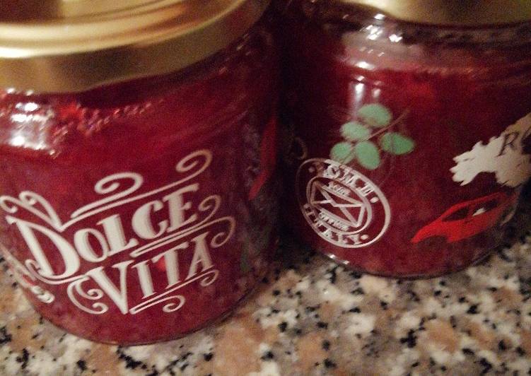 Marmellata di ciliegie e sciroppo di ciliegie per ghiacciolo