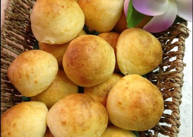 Simple Way to Prepare Perfect Easy with Rice Cakes Pao De Queijo