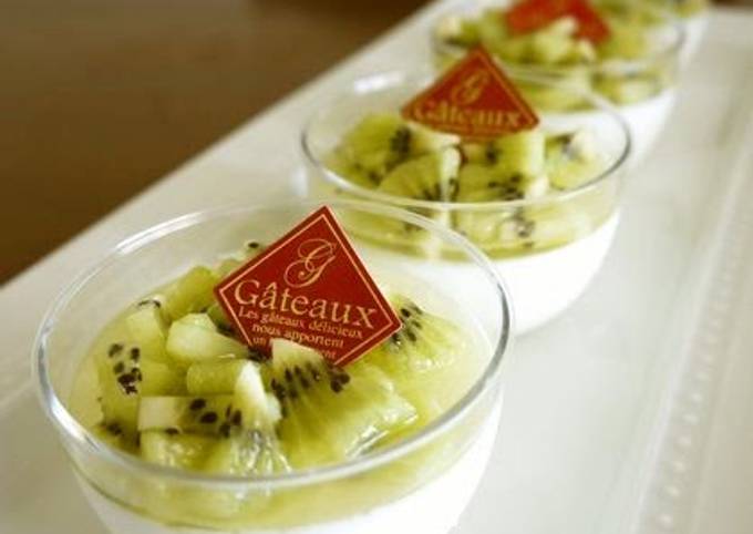 Refreshing Bavarian Cream With Kiwifruit