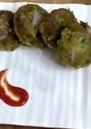 A picture of Matar Tikki or Green Peas Tikki.