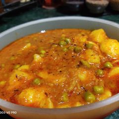 A picture of Peas potato curry.