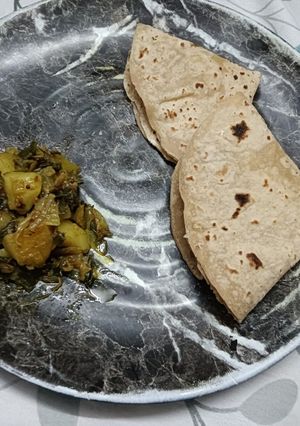 A picture of Spring Onion Aloo sabji.
