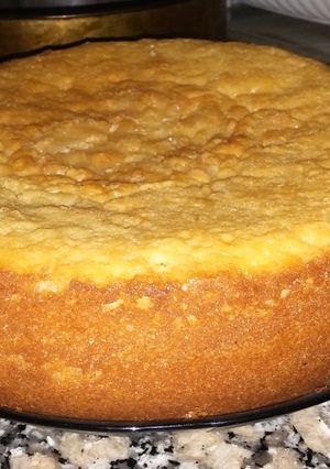 Una foto de Bizcochuelo humedo y esponjoso 🍰😃😜