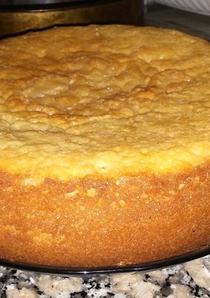 Una foto de Bizcochuelo humedo y esponjoso 🍰😃😜
