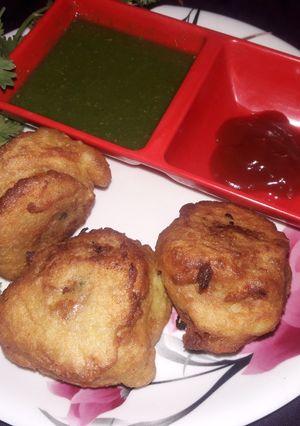 मूँग दाल आलू के बाल्स (Moong dal aloo ke balls recipe in Hindi) रेसिपी मुख्य फोटो