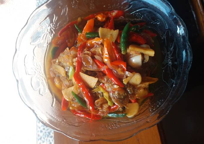 Resep Bandeng tumis cabe ijo + merah yang Menggugah Selera