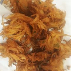 A picture of Quick onion fritters.