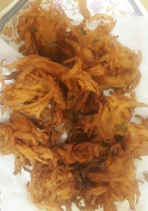 A picture of Quick onion fritters.