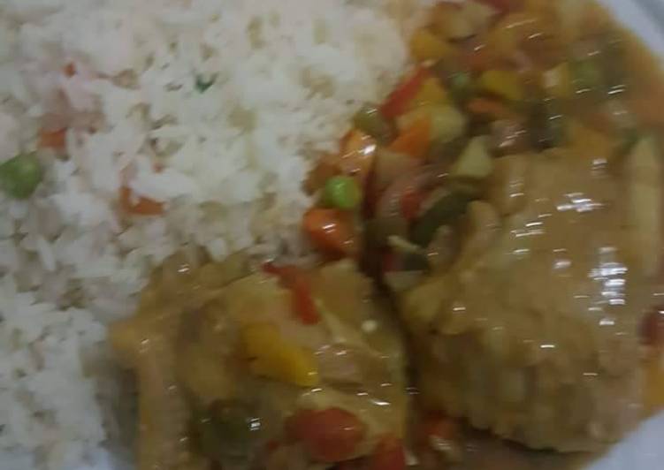 White rice with chicken sauce