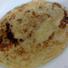A picture of Khasta paratha.