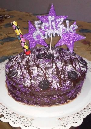 Una foto de - Torta de chocolate con ganache y dulce de leche ❣ -