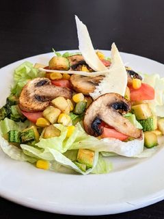 Una foto de Ensalada tibia de vegetales