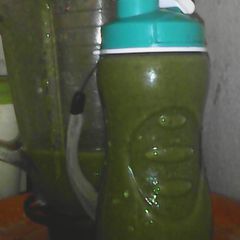 A picture of Nopal lettuce with tejocote smoothie.