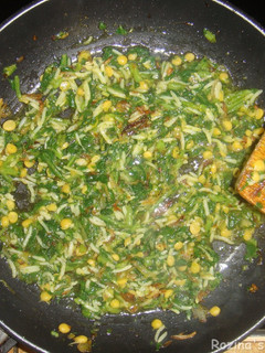 A picture of Persian Sauteed Spinach with garlic yogurt dip (بورانی اسفناج با ماست سیر دار).