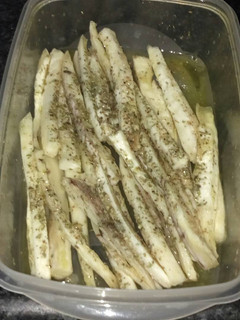 Una foto de Bastoncillos de yuca fritos