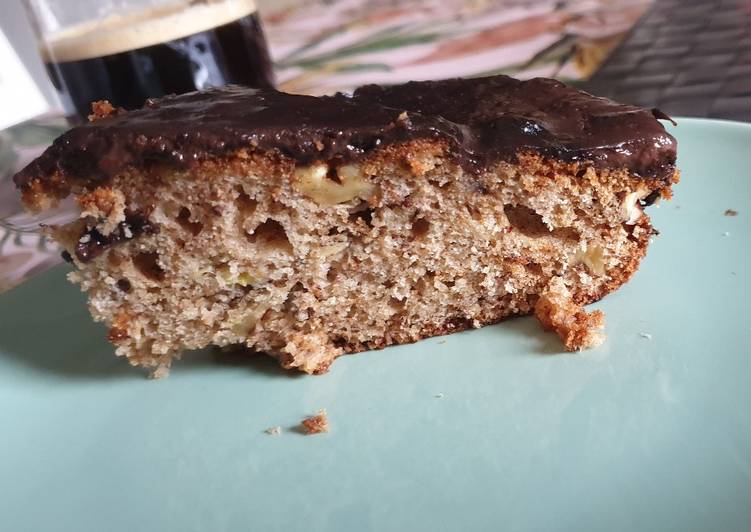 Bizcocho con plátano y nueces