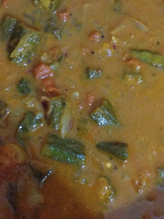வெண்டைக்காய் புளி குழம்பு செய்முறை முக்கிய புகைப்படம்