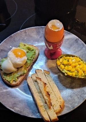 Une photo de Œuf et avocat 🥑
