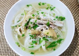 Phở gà Hà Nội