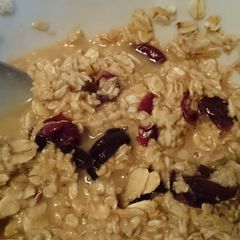 A picture of Vanilla Craisen Oatmeal.