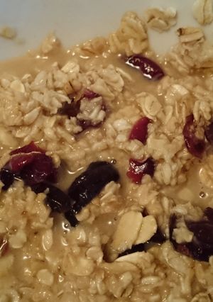 A picture of Vanilla Craisen Oatmeal.