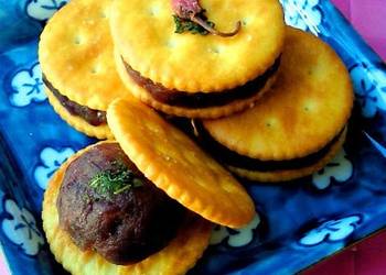 Unique Recipe Monakastyle Adzuki Bean Cracker Sandwiches With the Aroma of Pickled Plums and Shiso Leaves Delicious