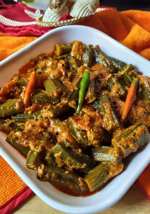 চিলি দই ভেন্ডি(Chilli doi bhindi recipe in bengali) রেসিপির প্রধান ছবি