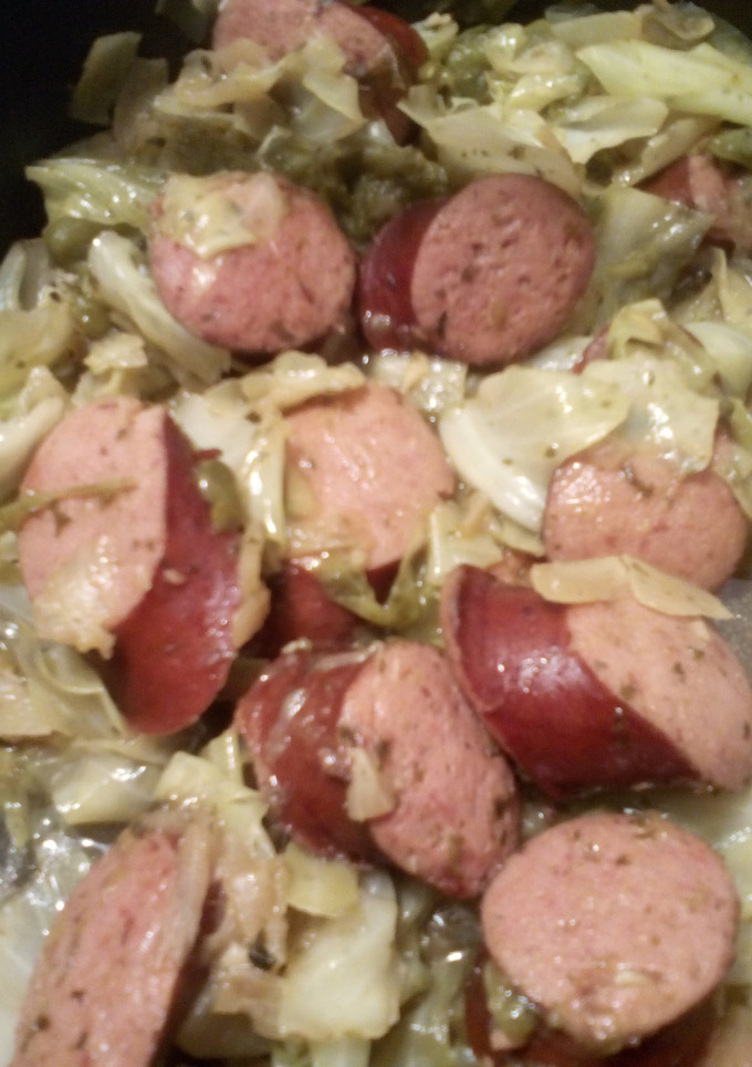 A picture of Kielbasa & Cabbage.