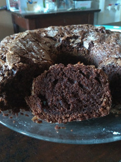Una foto de Torta húmeda de chocolate y café sin tacc