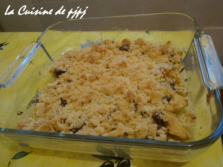 Recipe French-Style Chocolate Apple Crumble which Delicious