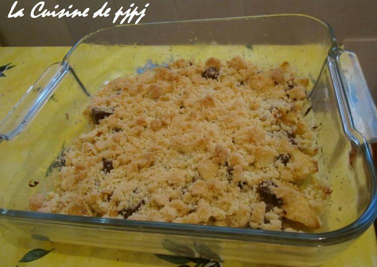 French-Style Chocolate Apple Crumble