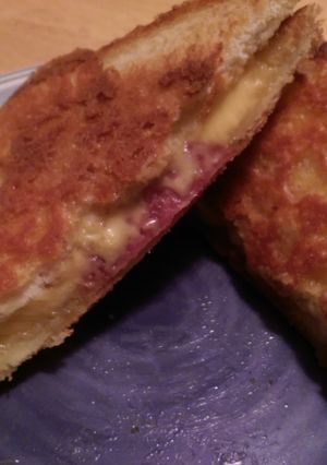 A picture of Hard Salami Cheesy grilled cheese..