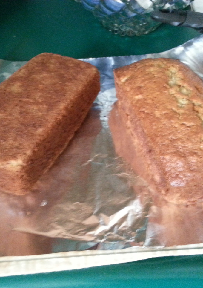 A picture of banana bread.
