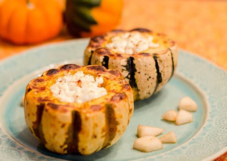Recipe of Super Quick Homemade Mini Kabocha Squash Stuffed with Pear and Goat Cheese