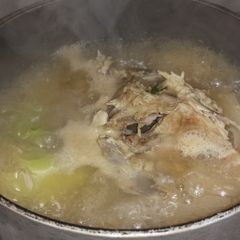 A picture of Chicken Broth.