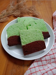 Foto resep Bolu Pandan Coklat Kukus