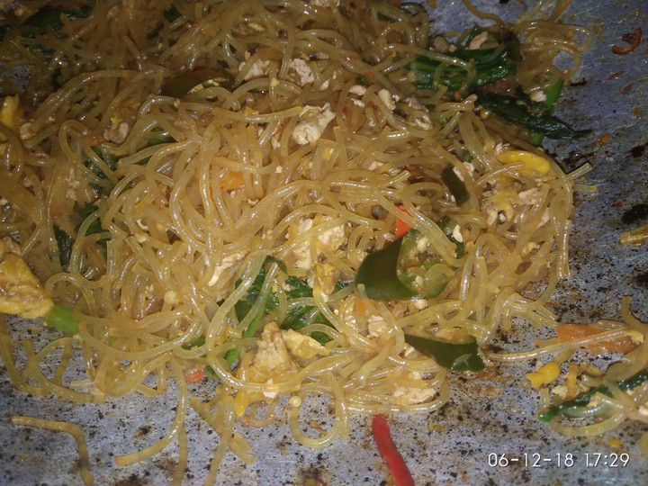 Bagaimana Membuat Soun goreng cabe ijo Anti Gagal