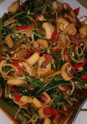 Foto resep Cumi tumis kangkung