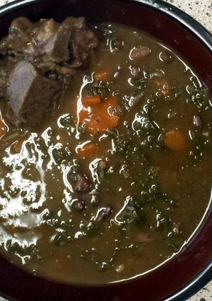 A picture of Pork neck bone soup..
