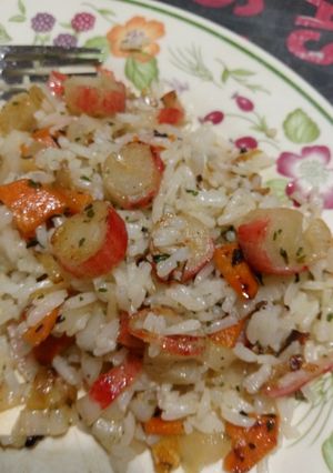 Una foto de Salteado de arroz con kanikama