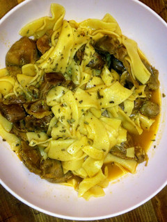 A picture of Gizzards & Noodles w Beef Broth.