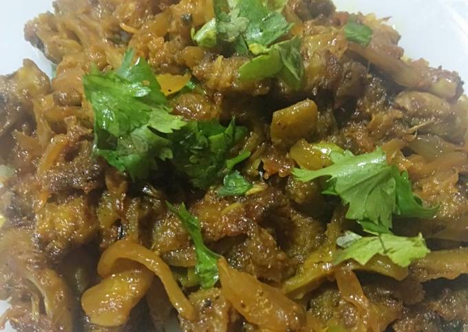 Karela Pyaz Recipe by Sumreen Farooq - Cookpad