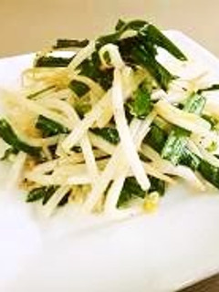 A picture of Chinese Chives Stir-Fry with Miso and Mayonnaise.
