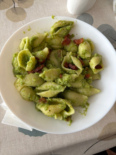 Una foto de Pasta con salsa de brócoli y guanchale